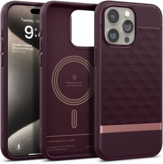 Etui Caseology Parallax Mag z MagSafe na iPhone 15 Pro Max - burgundowe