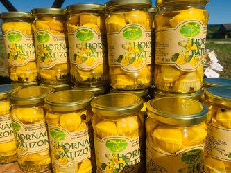 Horňácká farma Patizonky s vroubkem Horňácká farma Patizonky s vroubkem