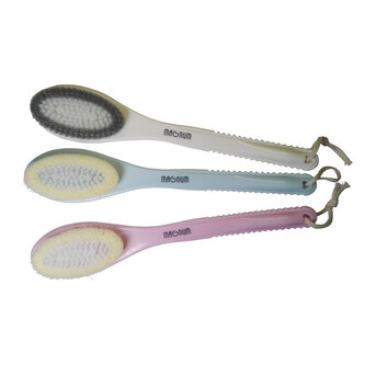 172 MAGNUM Koupelový kartáč s plastovou rukojeti