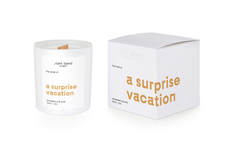 Svíčka s vůní “A surprise vacation”