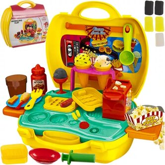 Kufr na kinový občerstvení s plastelínou a doplňky