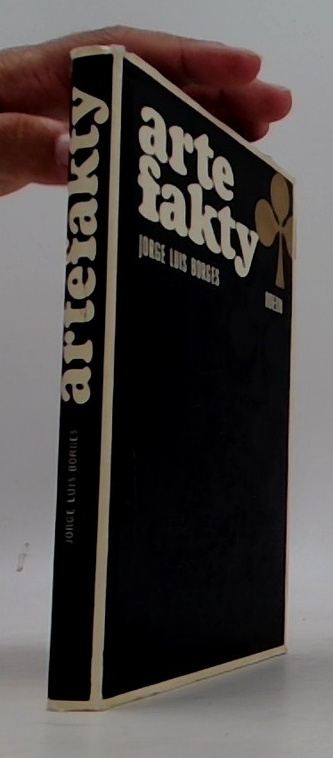 Artefakty
