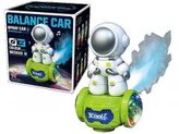 Robot astronauta z pojazdem kosmicznym
