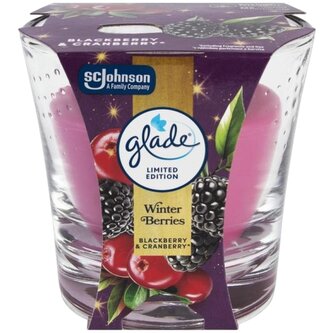 Glade Winter Berries vonná svíčka ve skle 112 g