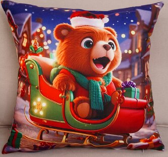 Vánoční polštář MEDVÍDEK NA SANÍCH 40x40 cm Mybesthome