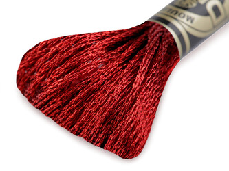 Vyšívací příze DMC Mouliné Light Effects - 1 ks - E321 Garnet