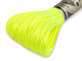 Vyšívací příze DMC Mouliné Light Effects - 1 ks - E980 Sulphur Spring neon