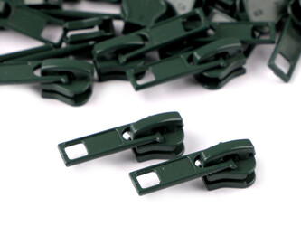 Jezdec ke kostěným zipům No 5 - 50 ks - 273 zelená tmavá