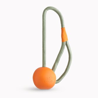 Beco Slinger Ball Hračka pro psy oranžová 46cm Beco Slinger Ball Hračka pro psy oranžová 46cm