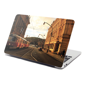 Samolepka na notebook Tramvaj v historickém městě: 38x26 cm