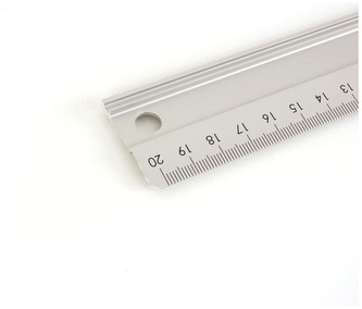 Linia 20cm Al. z gąbką przeciwpoślizgową, Leniar 30360