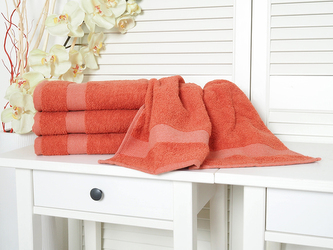 B.E.S. - Petrovice, s.r.o. Osuška froté 70x140 Adria - Červená Mecca (18-1450)