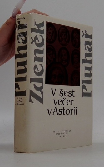 V šest večer v Astorii