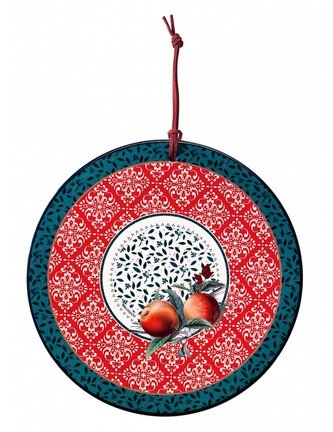 Podložka pod hrnec na horké 20 cm se šňůrkou na zavěšení s motivem jablek CANTICO BRANDANI Podložka pod hrnec na horké 20 cm se šňůrkou na zavěšení s motivem jablek CANTICO BRANDANI