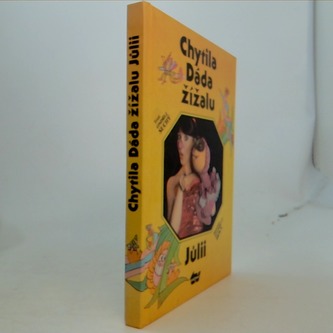 Chytila Dáda žížalu Jůlii