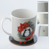 Set porcelánový hrnek & podtácek Kočka a vánoční věnec, design Kim Haskins