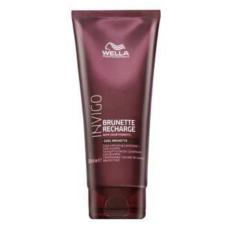 Vlasová kosmetika  v naší nabídce nese jména těch nejslavnějších kadeřnických značek. Kondicionéry značky Wella Professionals z kolekce Color Recharge byly vytvořeny pro barvené vlasy speciálně pro ženy. Tento kadeřnický zázrak má objem 200 ml.