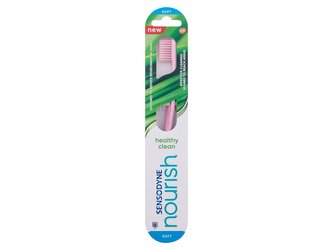 Sensodyne Nourish Klasický zubní kartáček Healthy Clean 1 ks Soft unisex