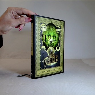 Cesta ve středu země