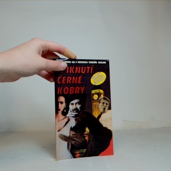 Spiknutí černé kobry