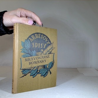 Mravokárné románky