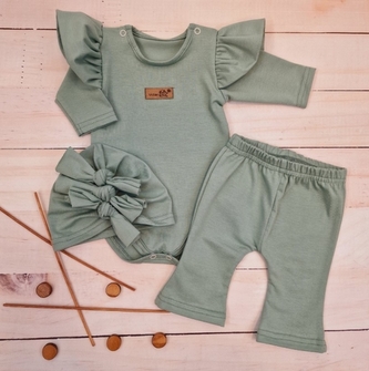 Body s volánky, legíny do zvonu a čepička, 3D, bavlna, olivová, vel. 80; 80 (9-12m)