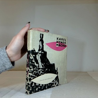 Jasná noc mne vzhůru vábí...