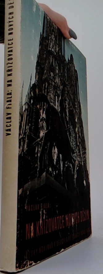 Na křižovatce nových dějin