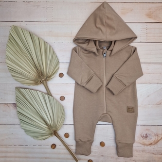 Dětský teplákový overal bez šlapek s odepínatelnou kapucí, bavlna, mocca, vel. 62; 62 (2-3m)