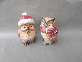 Sova s šálou a čepicí střední