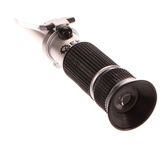 Refraktometr na měření provozních kapalin automobilu GEKO