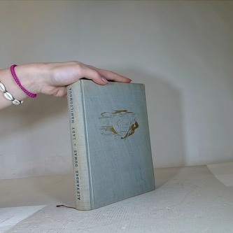Lady Hamiltonová životopisný a historický román