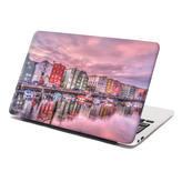 Samolepka na notebook Barevné domky na pobřeží: 38x26 cm