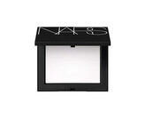 NARS Fixační pudr Crystal Light Reflecting (Pressed Setting Powder) 10 g woman