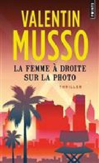 La femme à droite sur la photo