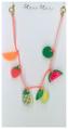 Halskette mit Früchten