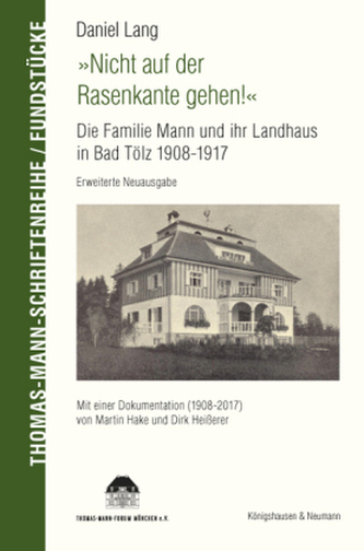 Nicht auf der Rasenkante gehen!