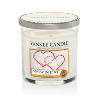 Yankee Candle Aromatická svíčka ve skleněném válci Snow In Love 538 g unisex