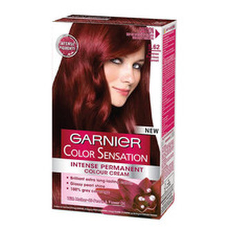 Garnier Přírodní šetrná barva Color Sensation Odstín 6.0 Tmavá blond woman