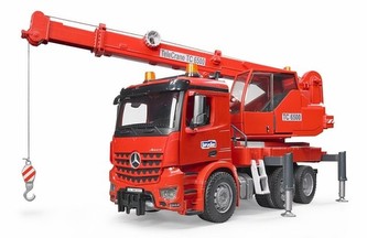 Bruder červený jeřáb MB AROCS