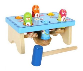 Small Foot Dřevěná hra zatloukej ptáka