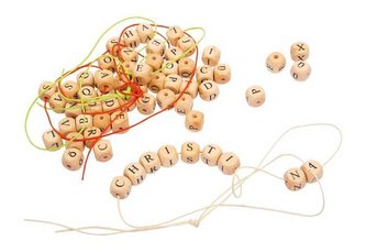 Small Foot Velký dřevěný řetízek z písmen