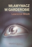 Włamywacz w garderobie