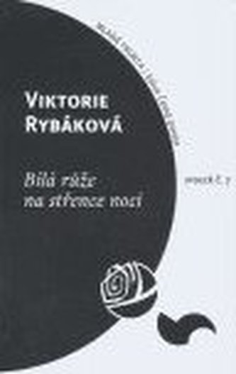 Bílá růže na střence noci