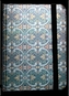 Zápisník s gumičkou 95x140 mm modrostříbrný ornament