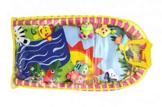 Hrazda pro děti s podložkou a chrastítky v plastové tašce 38x68x6cm