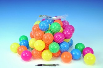 Míček do hracích koutů barevný plast 6,5cm 50ks v síťce
