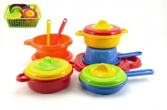 Nádobí velké v plastovém košíku 35x26x15cm 4barvy 13ks v síťce