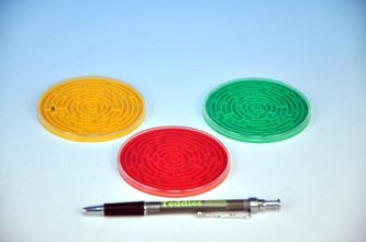 Bludiště hra hlavolam plast průměr 8cm