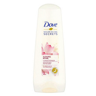 Dove Rozzařující kondicionér s extraktem z lotosového květu a rýžovou vodou Nourishing Secrets (Condicioner) 200 ml woman
